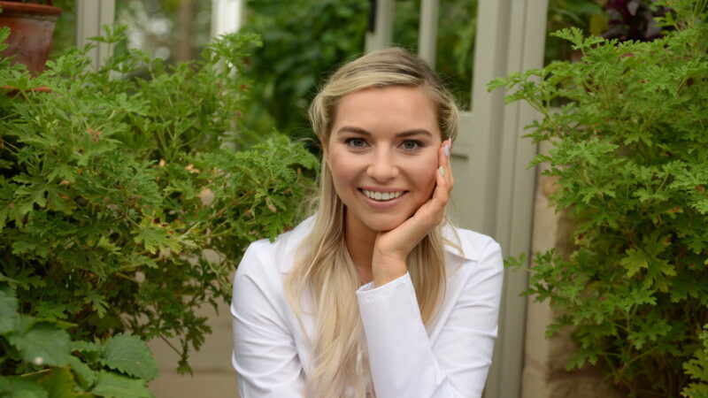 Camille Knowles & The Beauty of Eczema: Transforming the Outside & Inside