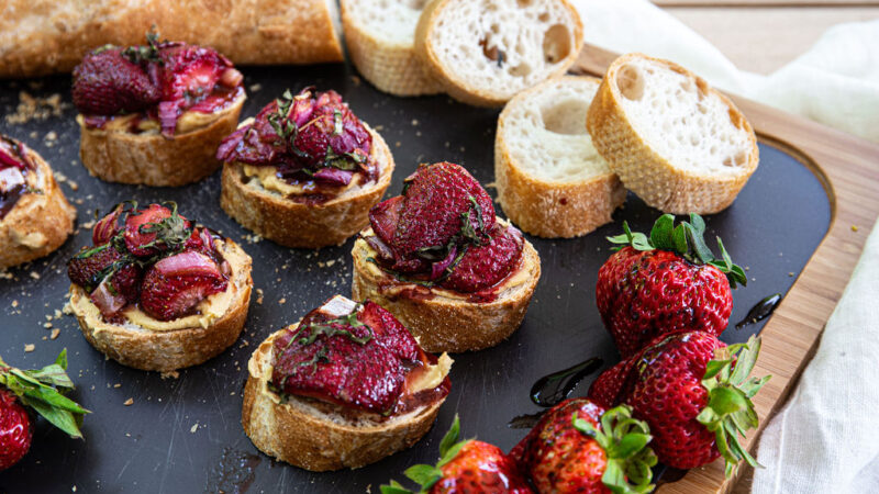 #SusanCooksVegan: Easy to Make Strawberry Balsamic Bruschetta